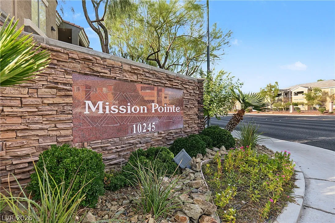 2 bed, 2.0 bath, 1053 sqft, $1,395 — Photo 3
