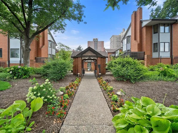 4454 Lindell Blvd APT 27, Saint Louis, MO 63108