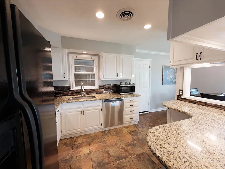 2432 NW 52nd St — Photo 10