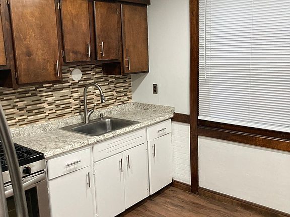 5th image of 23 Inwood Pl #1