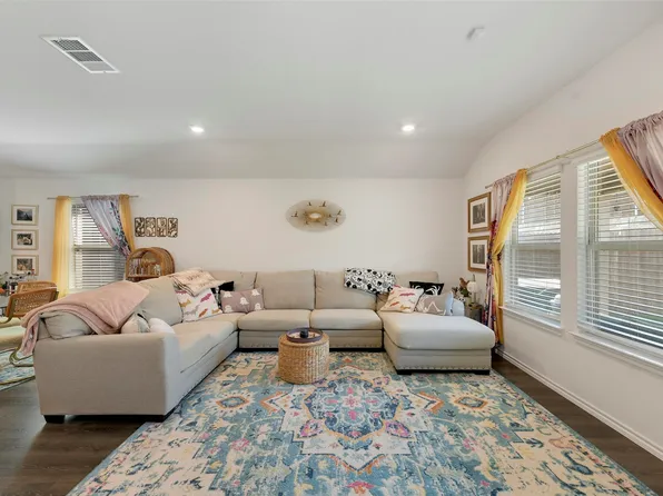 2805 Buckingham Dr, Denton, TX 76209