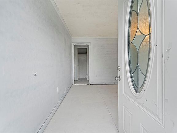 5th image of 5 N Washington St