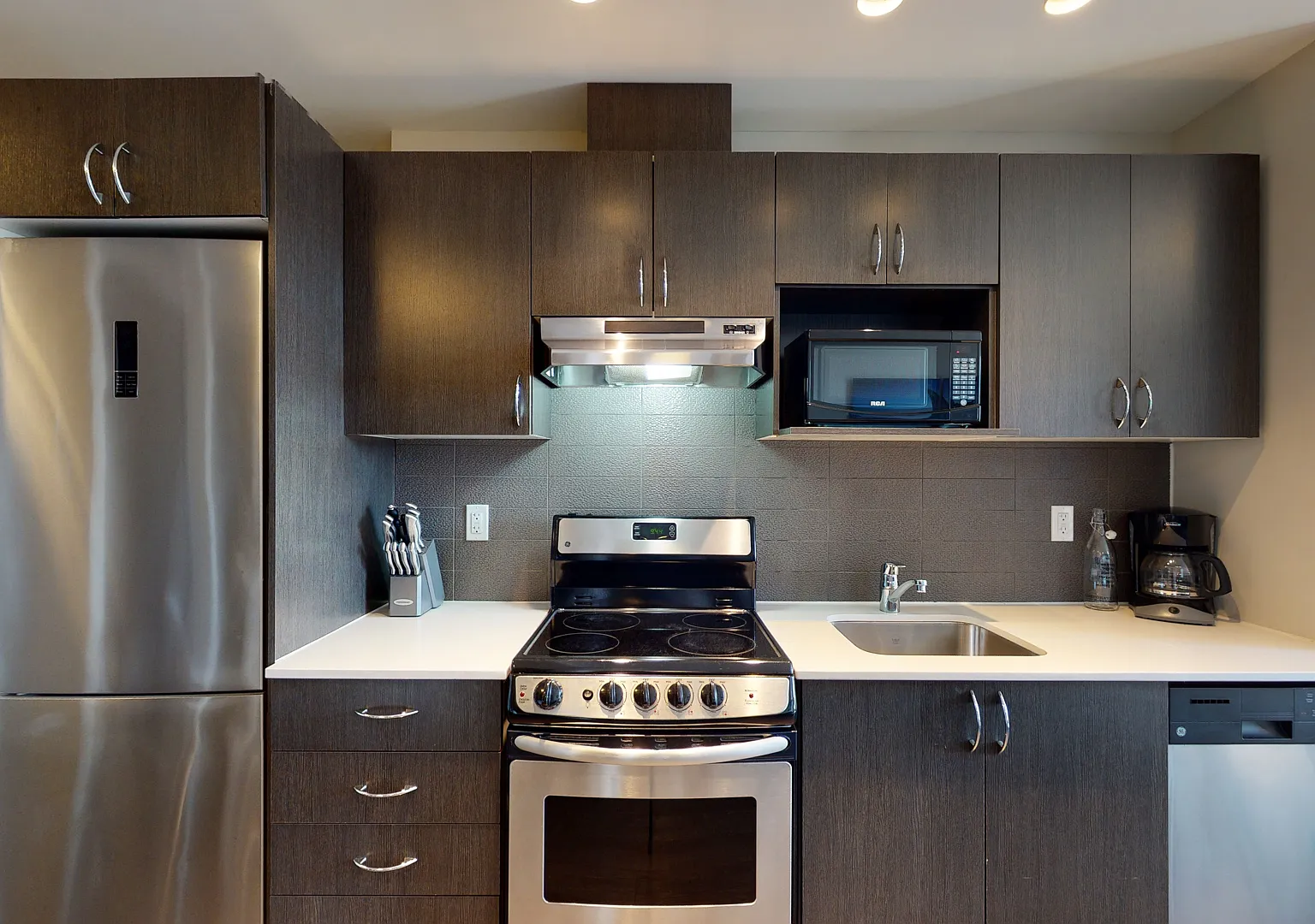 169 Lisgar St. — Photo 1