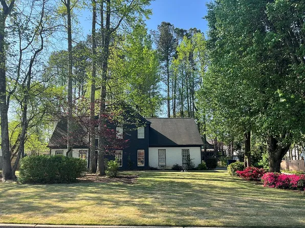 5570 Surrey Ct, Alpharetta, GA 30009