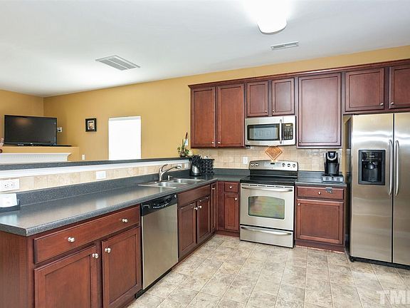 4th image of 1304 Cozart St Unit 307