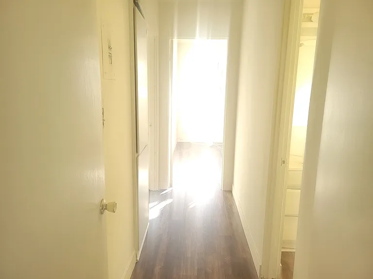 2402 S Shenandoah St #1 — Photo 6