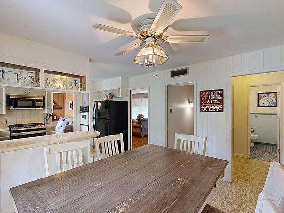 5th image of 209 McMahan Dr