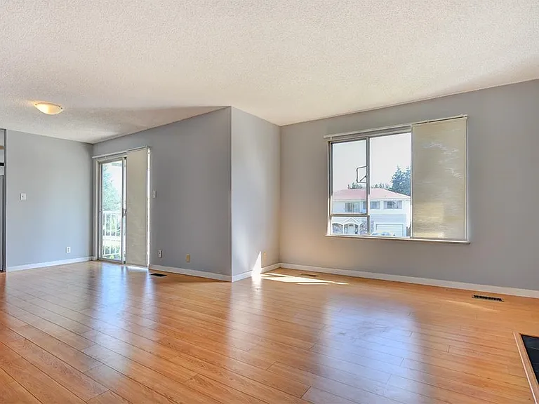 6440 Mara Cres #MAIN — Photo 8