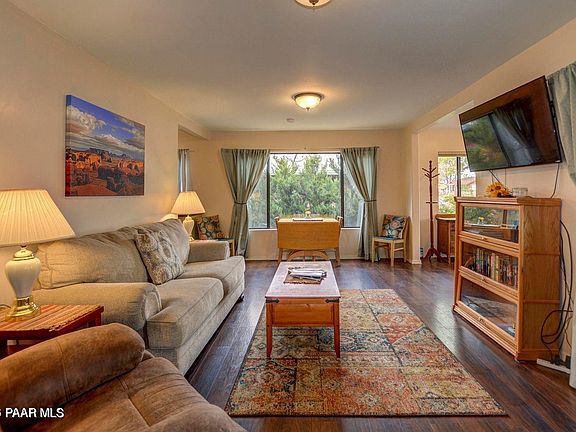 4th image of 502 Western Ave #3