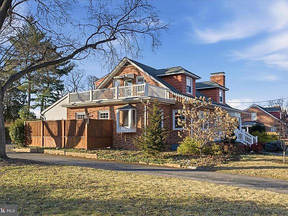 5th image of 411 Van Fossen St