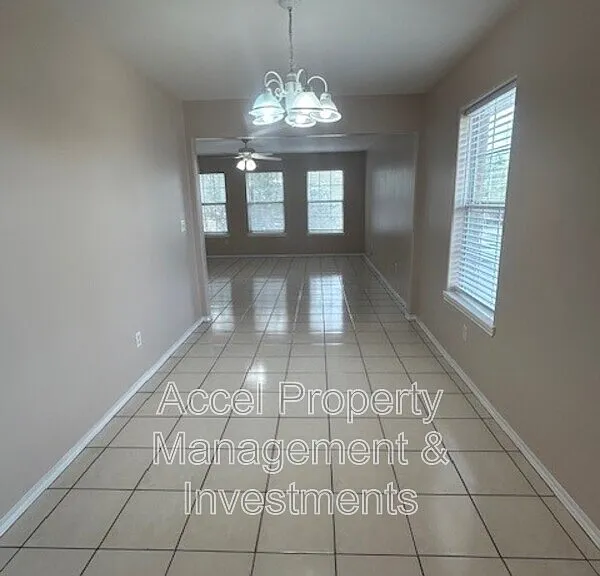 1522 W Nolana Ave #D — Photo 5