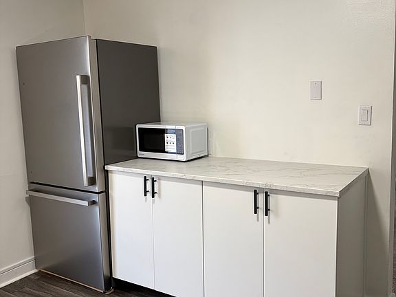 4th image of 151 Wilson St #2