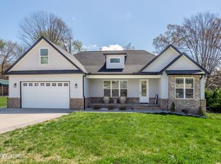 1302 Lula Bell Dr, Powell, TN 37849
