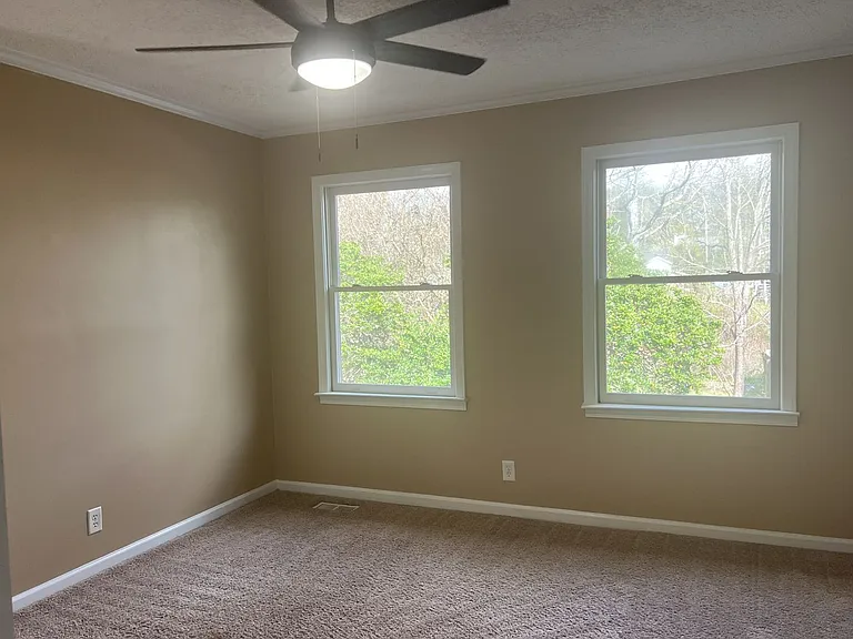137 N Springs Ct — Photo 19