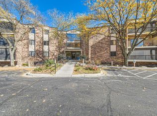 10441 Greenbrier Rd APT 322, Minnetonka, MN 55305