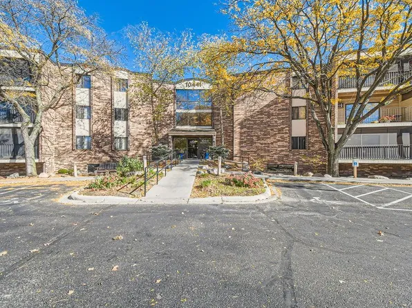 10441 Greenbrier Rd APT 322, Minnetonka, MN 55305