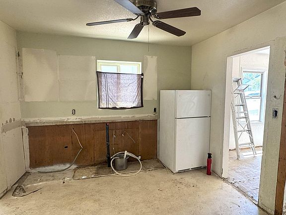 4th image of 265 N Gilman St