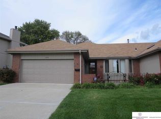 15508 Fieldcrest Cir, Omaha, NE 68154