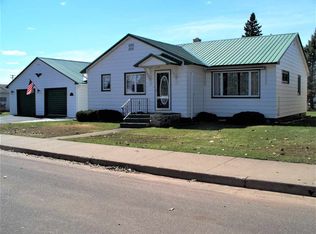 1407 Dewey St, Wakefield, MI 49968