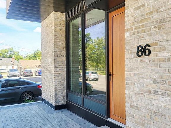 2nd image of 86 Agnes St #86