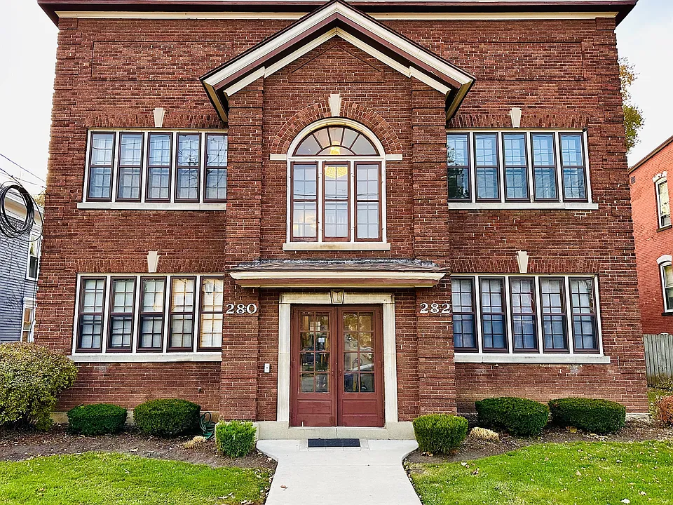 280 Douglas Ave #8
