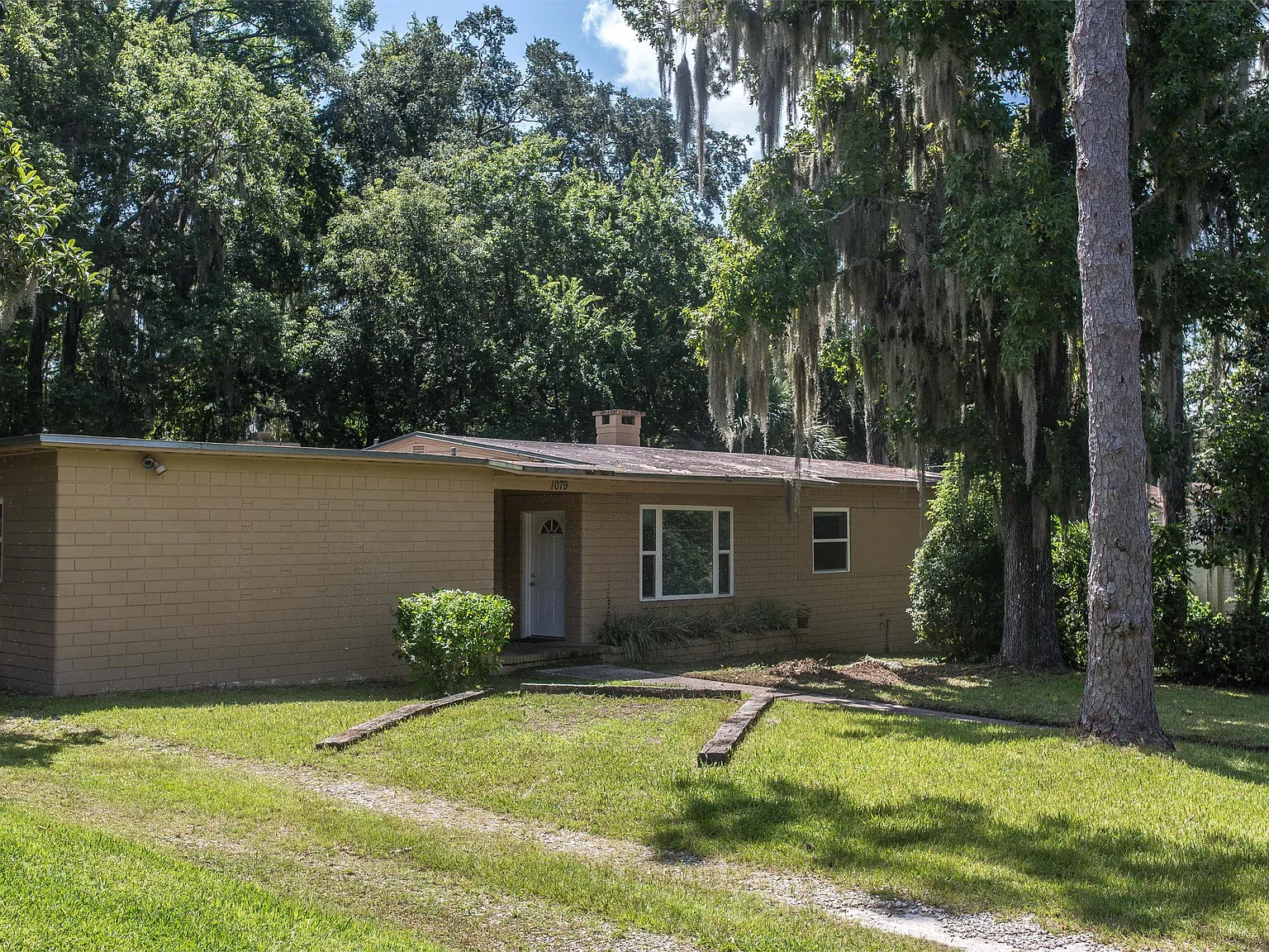 1079 SW 11th Terr - 41 — Photo 1