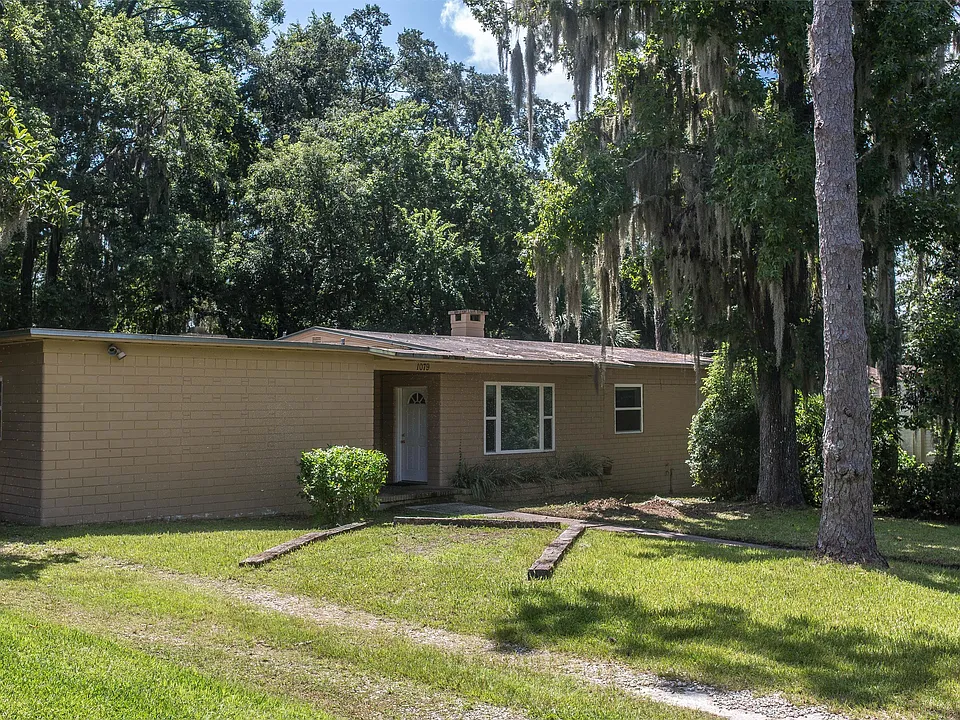 1079 SW 11th Ter