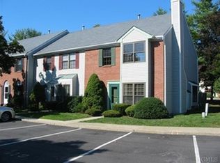 20 Winterberry Ct, Peekskill, NY 10566