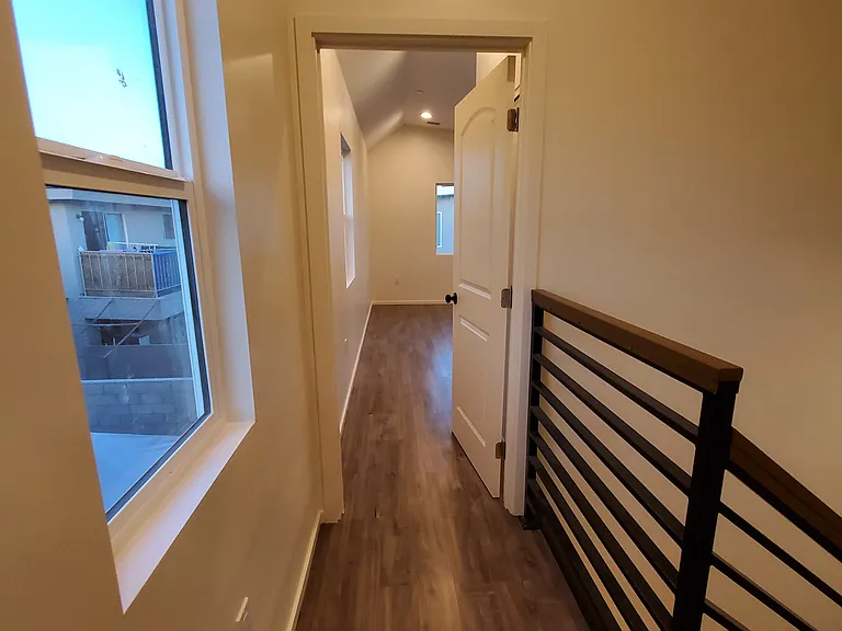 2526 Delaware St — Photo 16