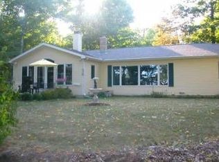 372 Sugar Bush Ln, Elkhart Lake, WI 53020