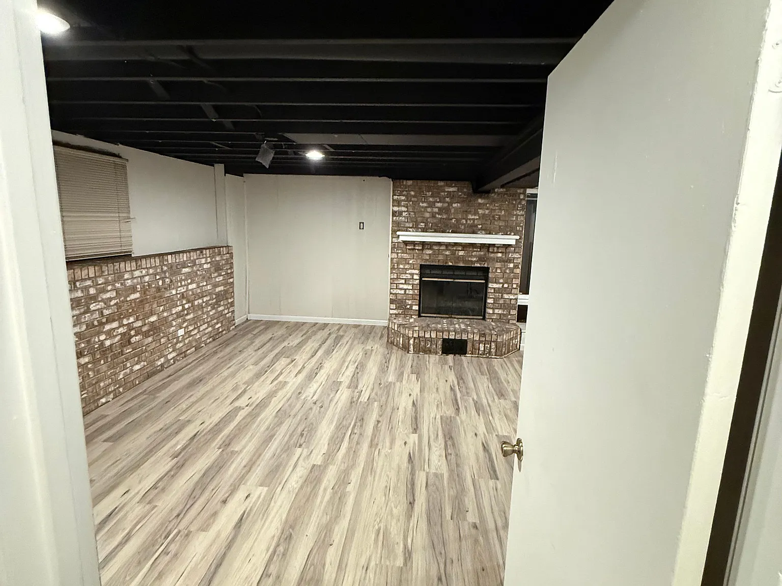 5 bed, 2.0 bath, 1650 sqft, $1,950 — Photo 3