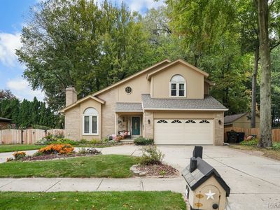 40833 Cascade Dr, Sterling Heights, MI, 48313