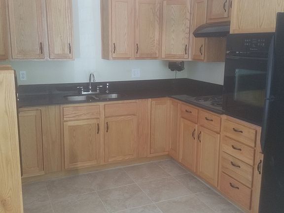 3rd image of 2266 Clifford St