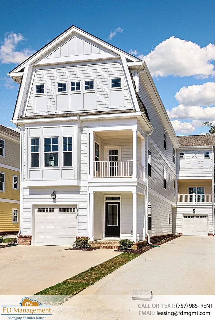 New 3 Bedroom 3.5 BA in Grafton School District! — Photo 1