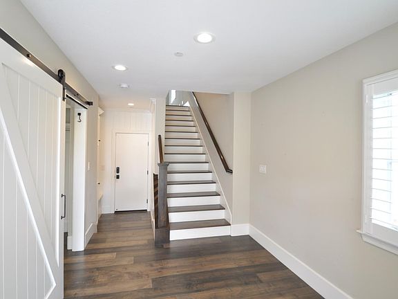 3rd image of 104 Lottie Ln
