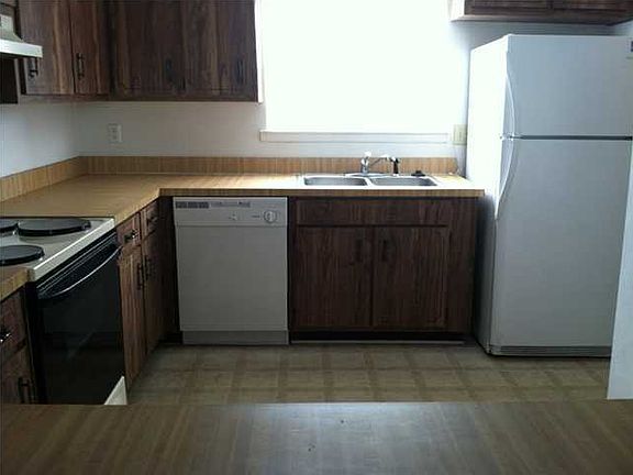 3rd image of 1009 Holton Ave #A