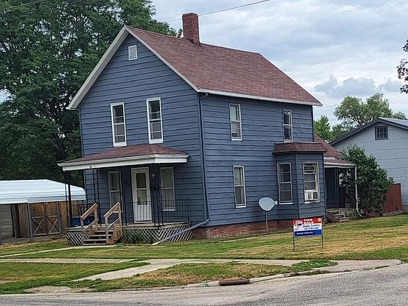 3rd image of 300 N East St