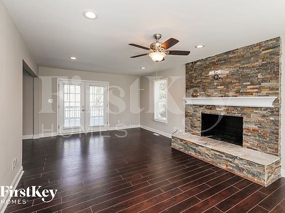 3rd image of 11801 Lansbury Ct