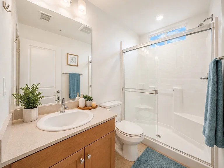 323 N Edenfield Ave — Photo 12