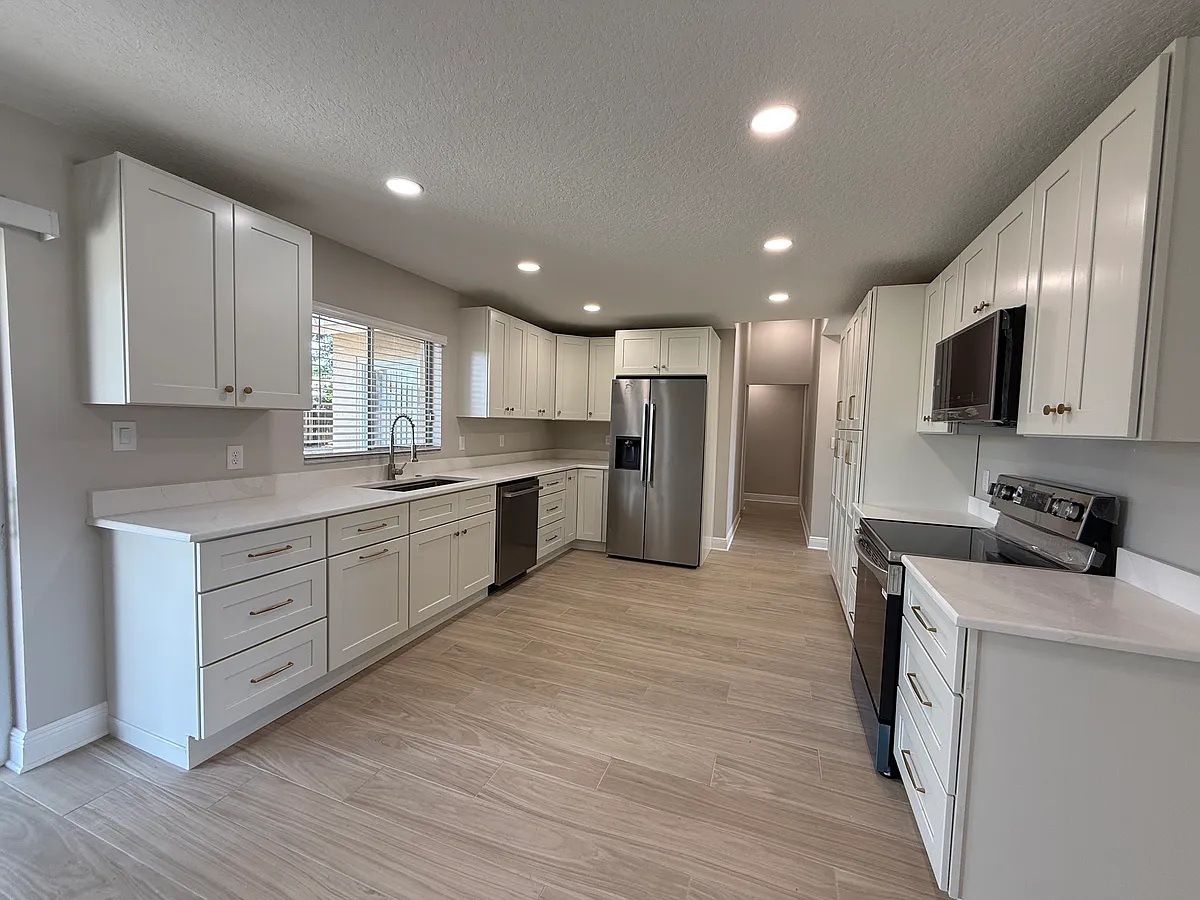Building Photo - 202 Holderness Dr