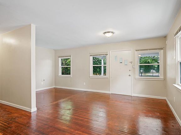 5th image of 1838 Griffith Rd