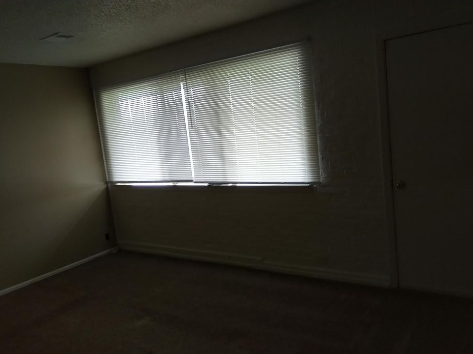 1st image of 7427 Overton Ave #5