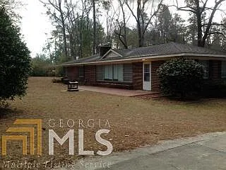203 Walnut Dr — Photo 2