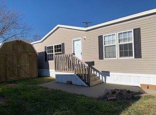 2 Honeysuckle Ln, Belton, MO 64012