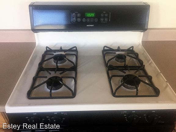 3rd image of 118 Maywood Dr