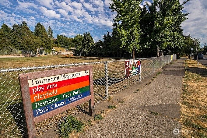 2nd image of 5616 38TH Avenue SW