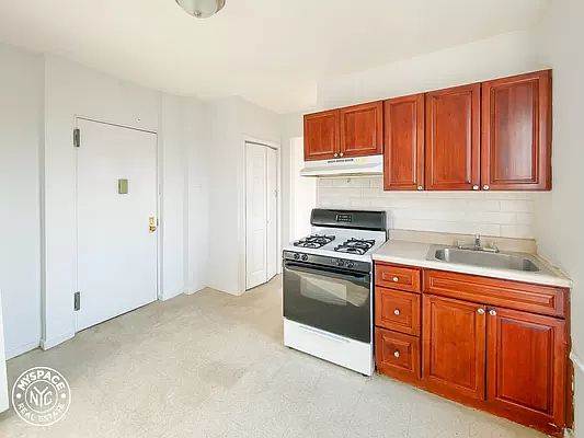 5th image of 171 Bay 17 St #M4