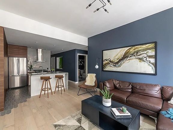 5th image of 1200 Main St APT 1607