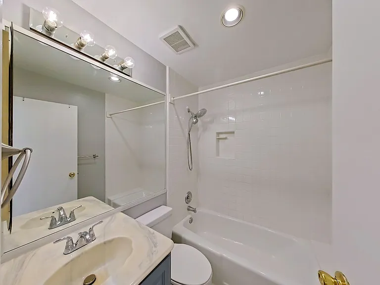 617 E Avenida San Juan — Photo 22