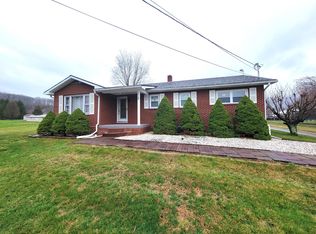 112 Monroe Ave, Peterstown, WV 24963